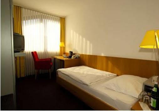 Hotel Spenerhaus Франкфурт на Майн Екстериор снимка